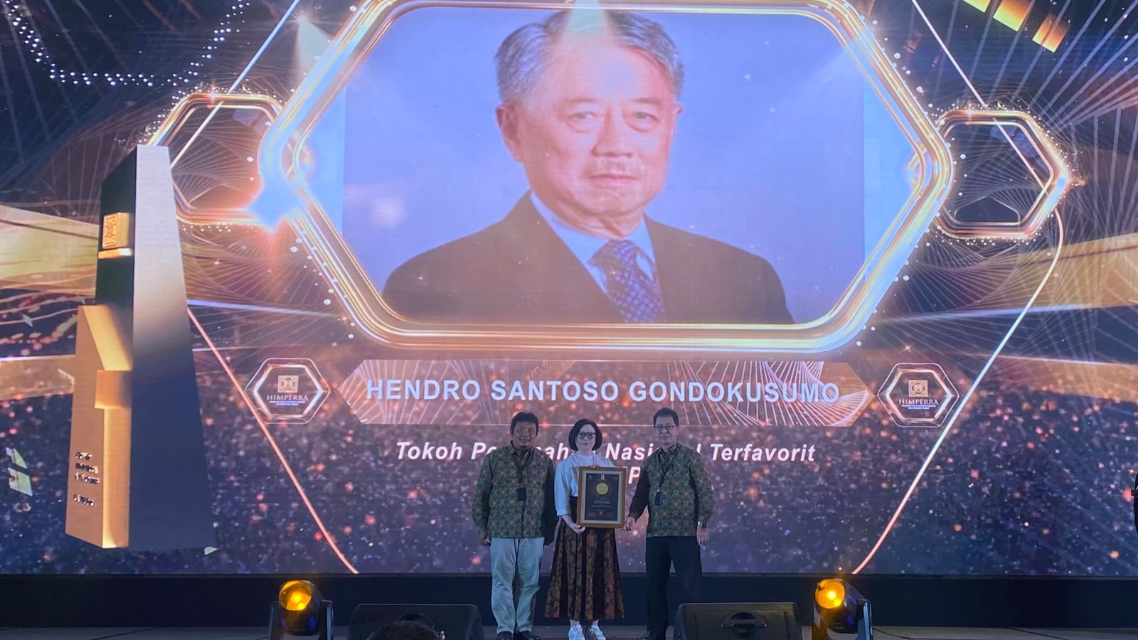 Penghargaan Tokoh Perumahan Nasional Terfavorit untuk Bapak Hendro S. Gondokusumo